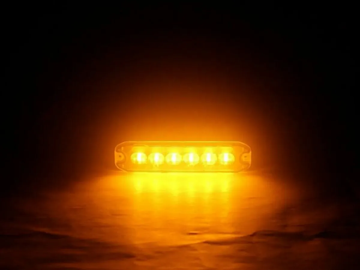 10W Amber High Quality Strobe Light - Image 2