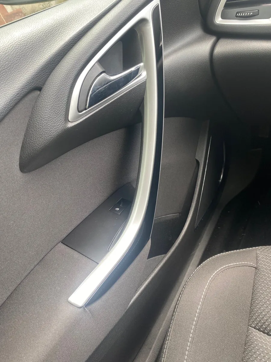 🟢 Opel Astra 2012 ⚠️BREAKING ⚠️ - Image 4