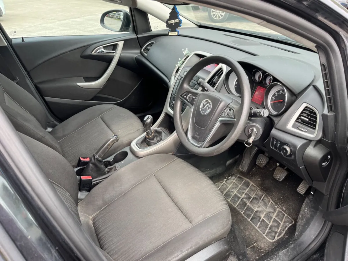 2012 Vauxhall Astra 1.7 CDTI - Image 3