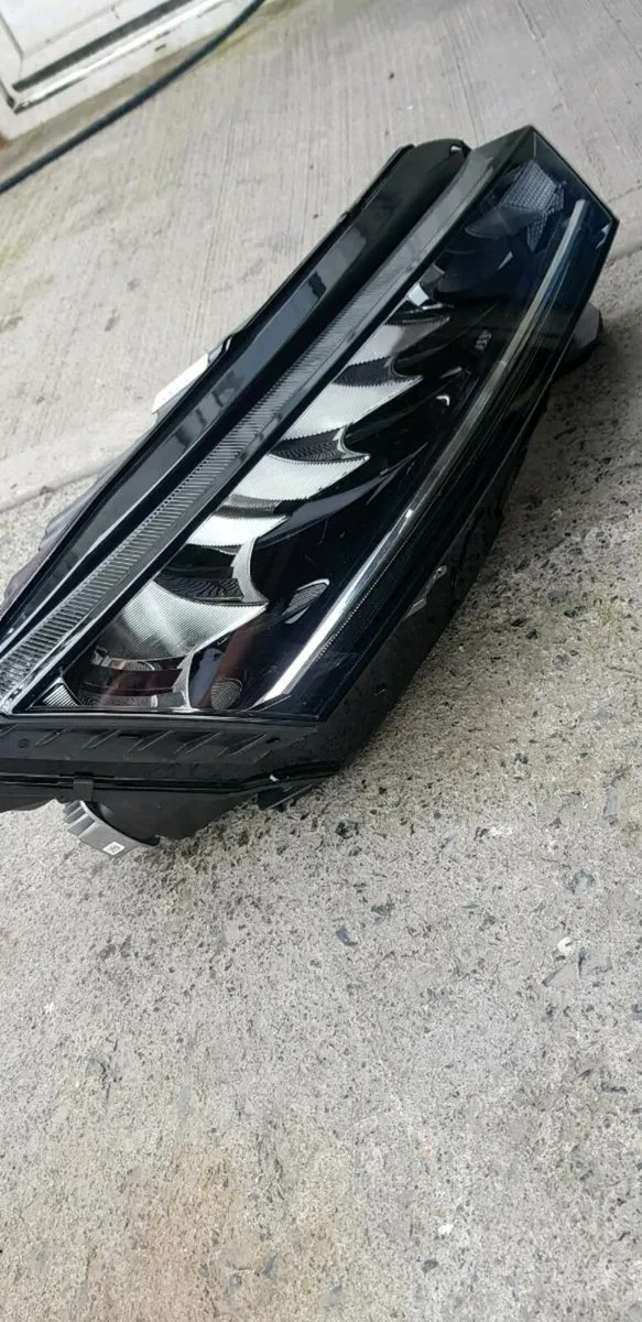 Dispatch Canter ,Scoda lamp, hilux door, berlingo, - Image 1