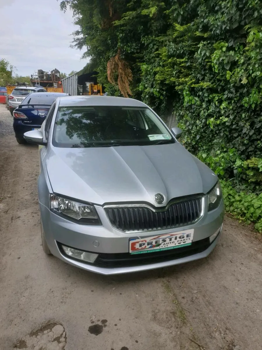 Breaking skoda octavia 2014 1.6tdi clha  mww  la7w - Image 1