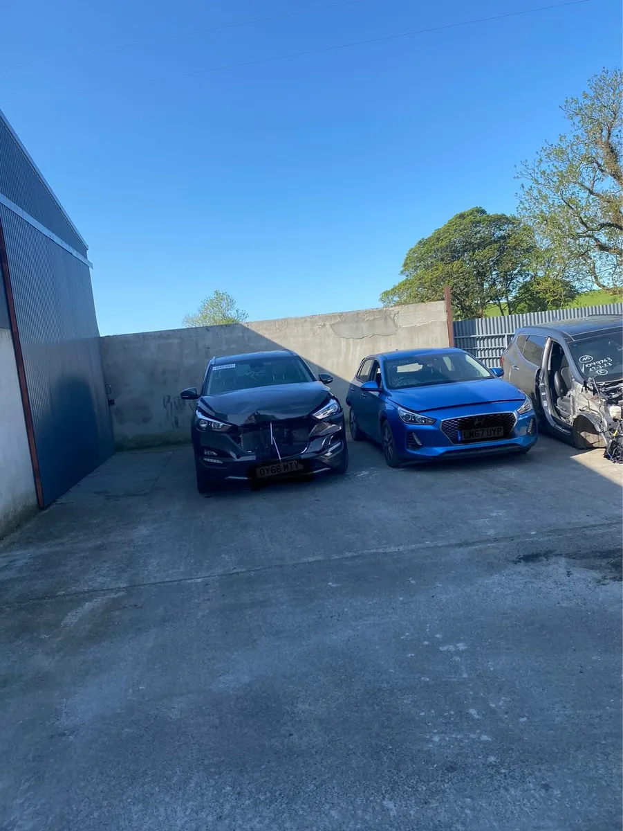 For breaking Hyundai Tucson - Image 1