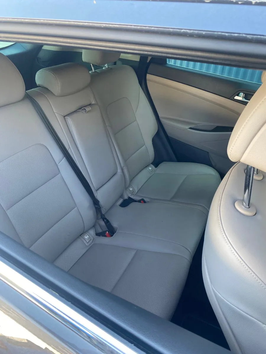 For breaking Hyundai Tucson - Image 4