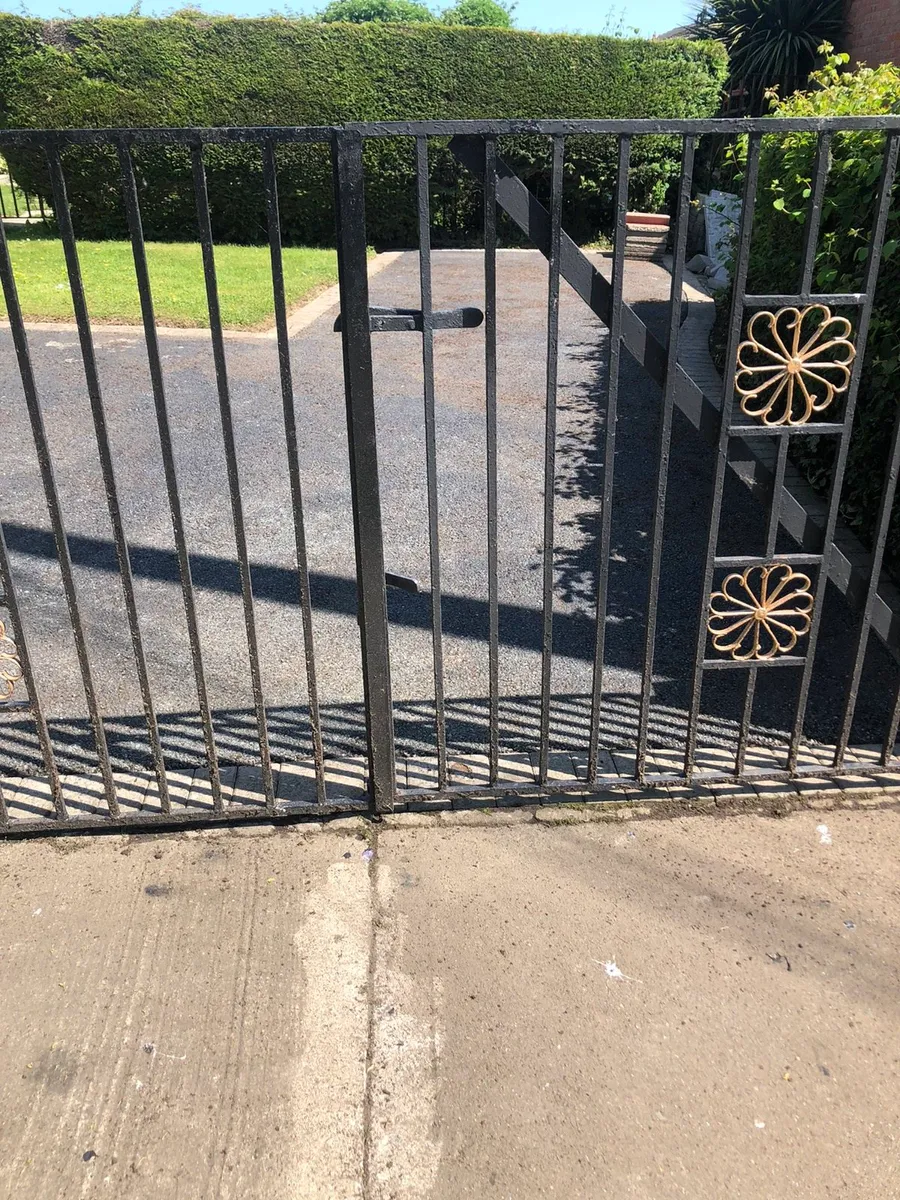 Parking space to rent - Image 1