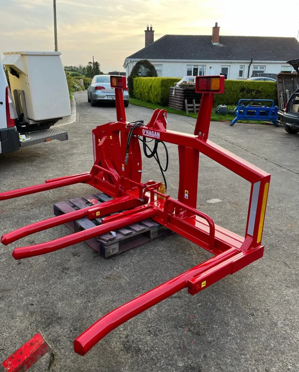 Hagan side lift bale lifters - Image 3