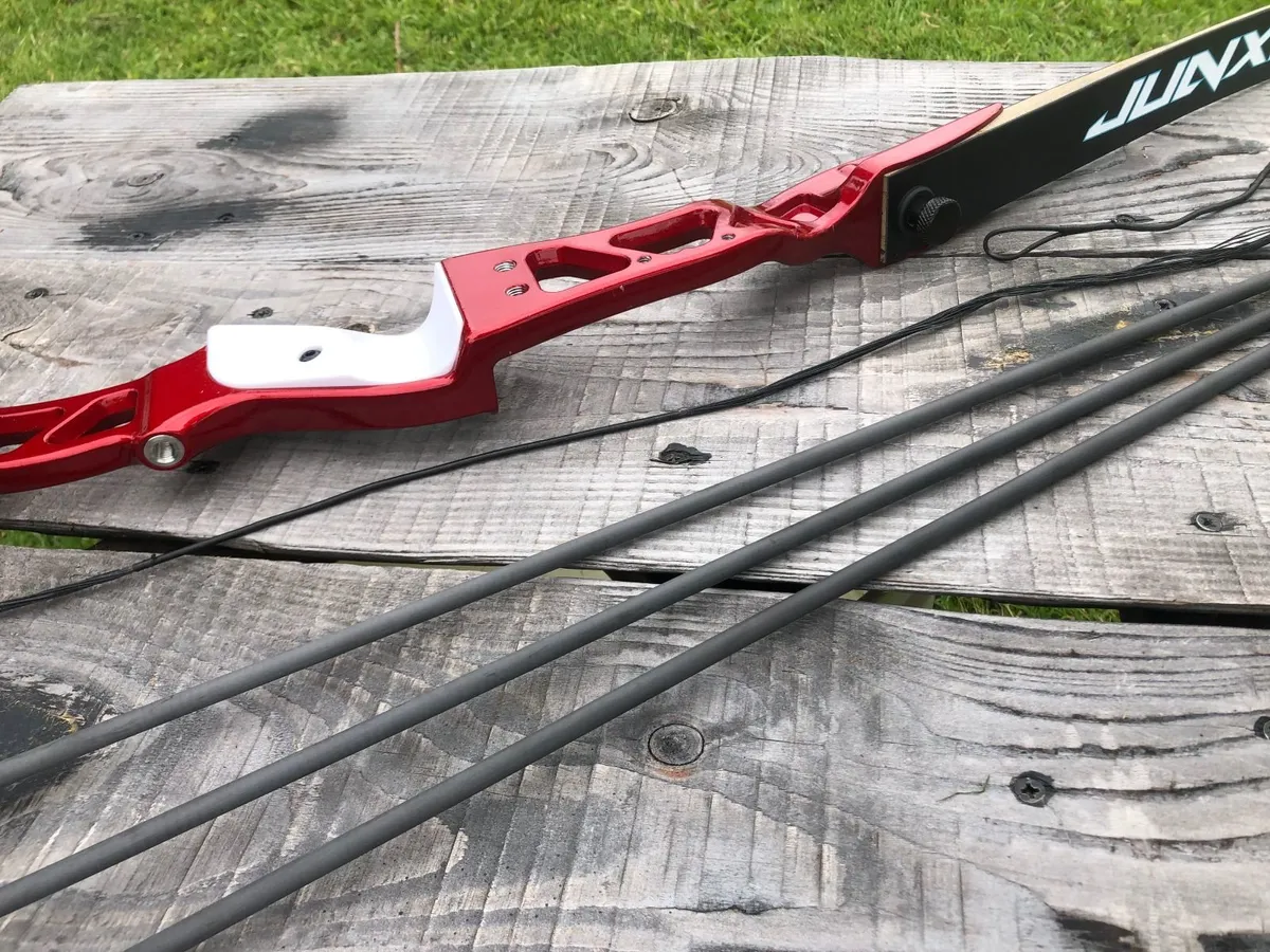 Archery Bow, Beginner Sport Recurve 66" 18 -40lbs - Image 3