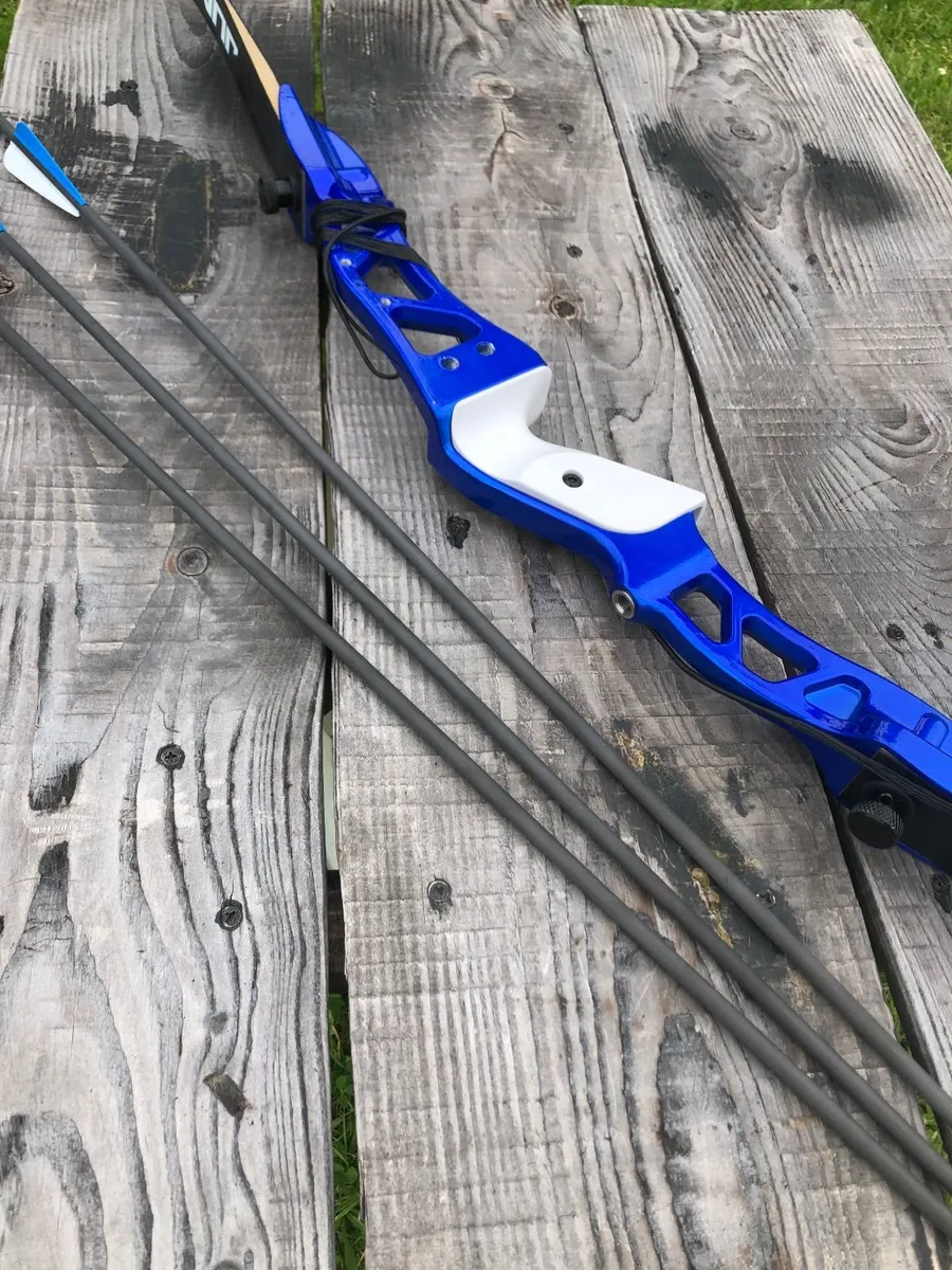 Archery Bow, Beginner Sport Recurve 66" 18 -40lbs - Image 4