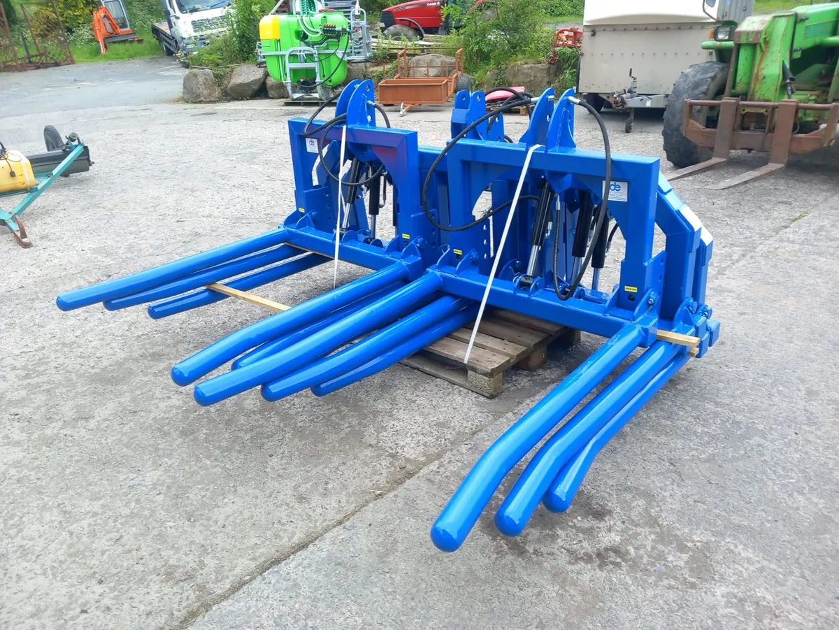 New Dowd hydraulic folding bale lifters - Image 4
