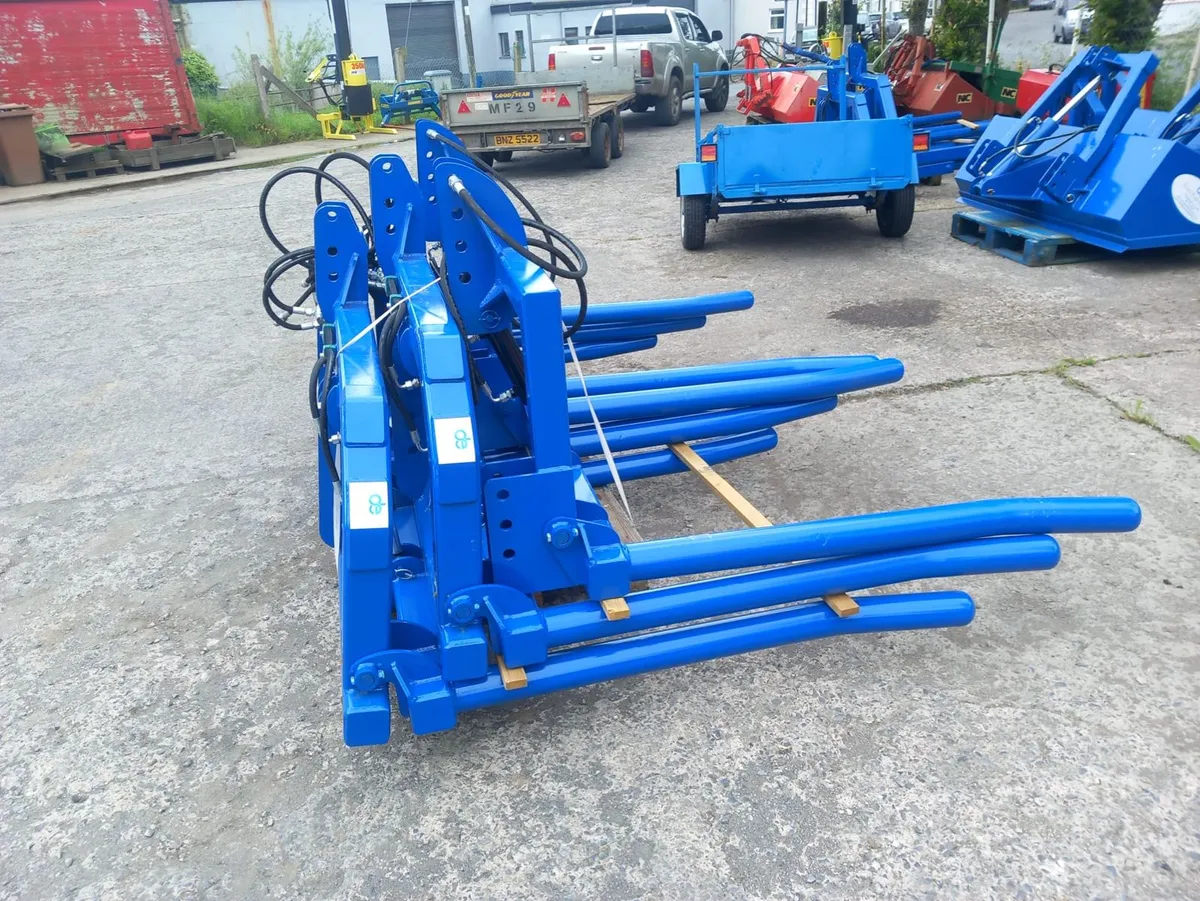 New Dowd hydraulic folding bale lifters - Image 3