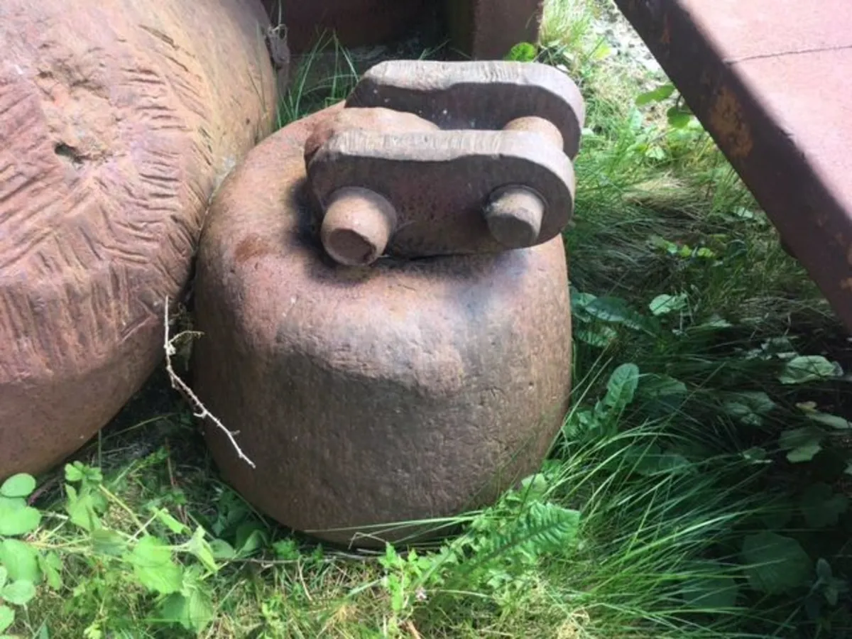 DEMOLITION (WRECKING BALLS) BELTING - Image 3