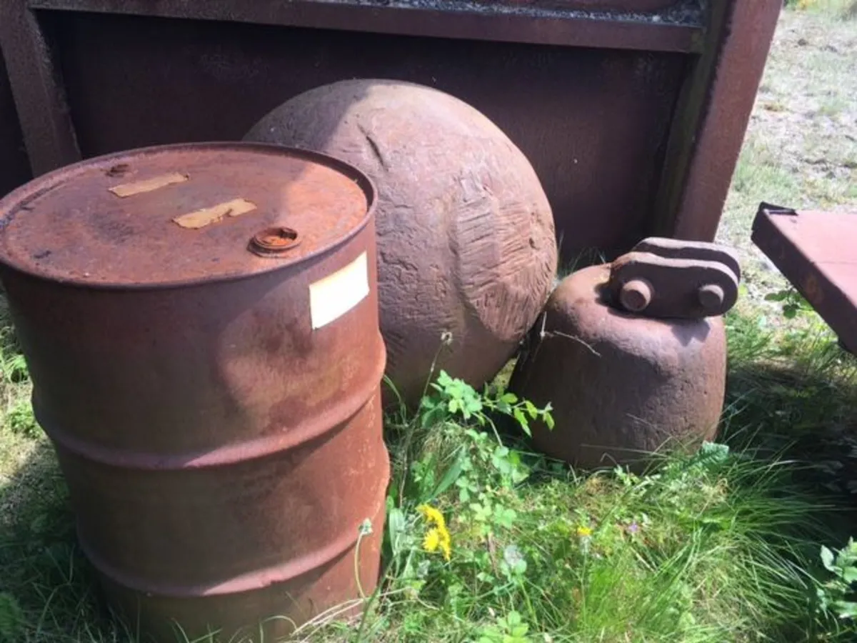 DEMOLITION (WRECKING BALLS) BELTING - Image 4