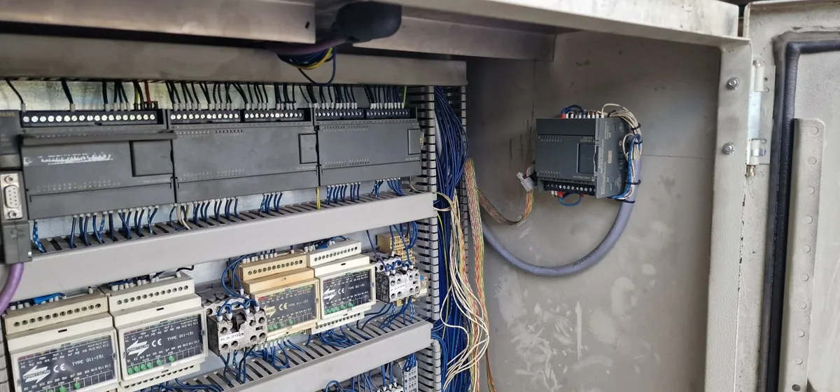 Siemens S7-200 PLC Electrical Control Cabinet - Image 4