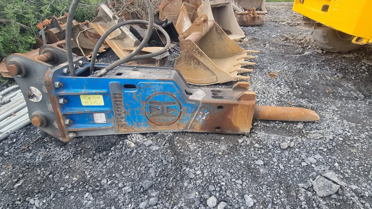 20 ton breaker for sale or hire - Image 1