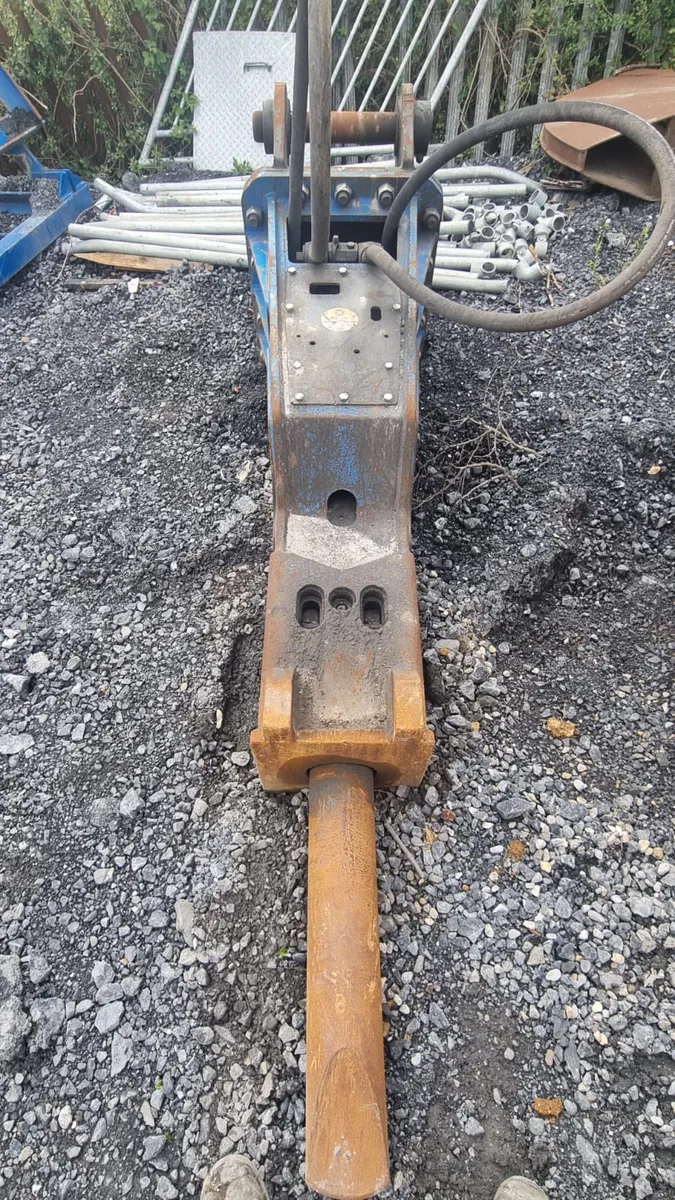 20 ton breaker for sale or hire - Image 3
