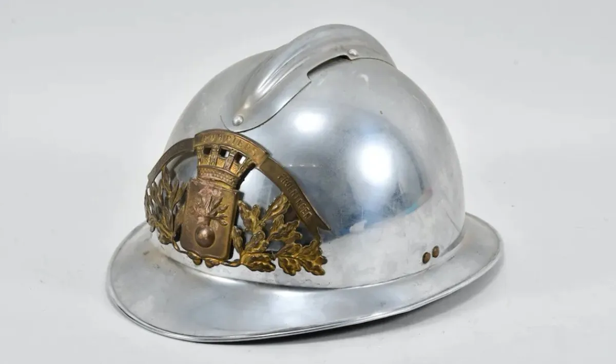 Beautiful Old fireman helmet - Image 1