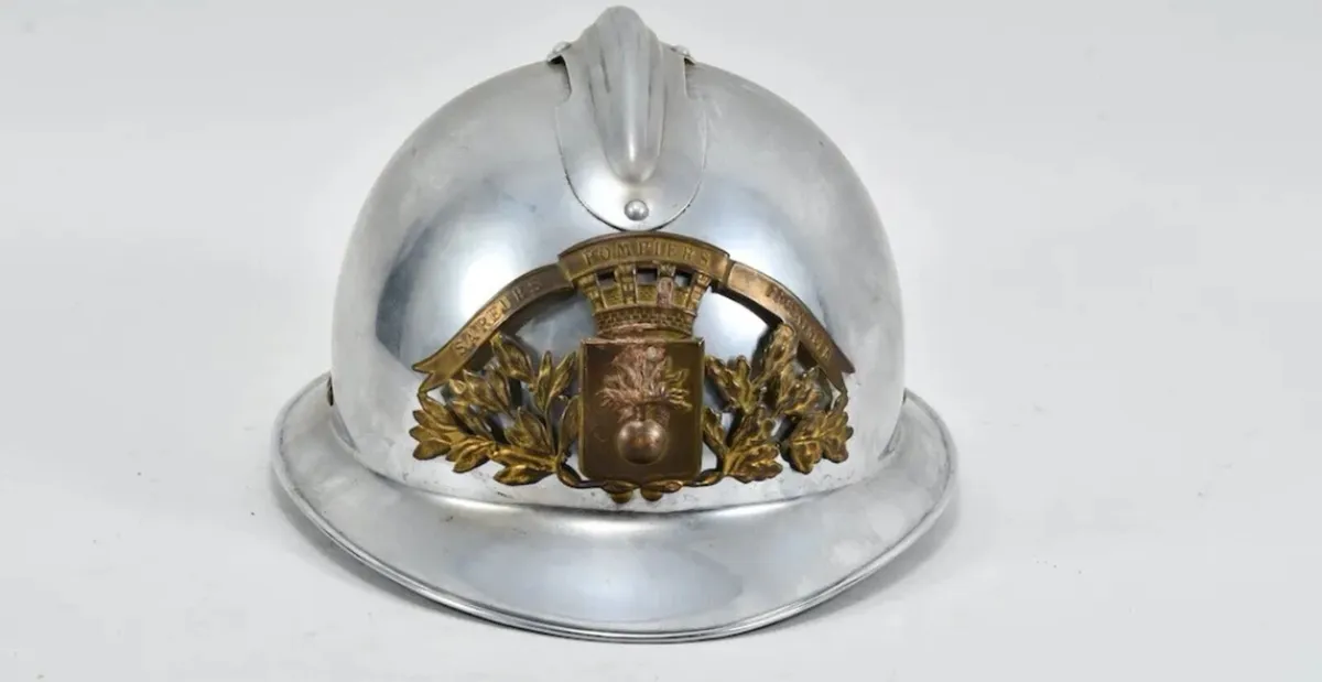 Beautiful Old fireman helmet - Image 2