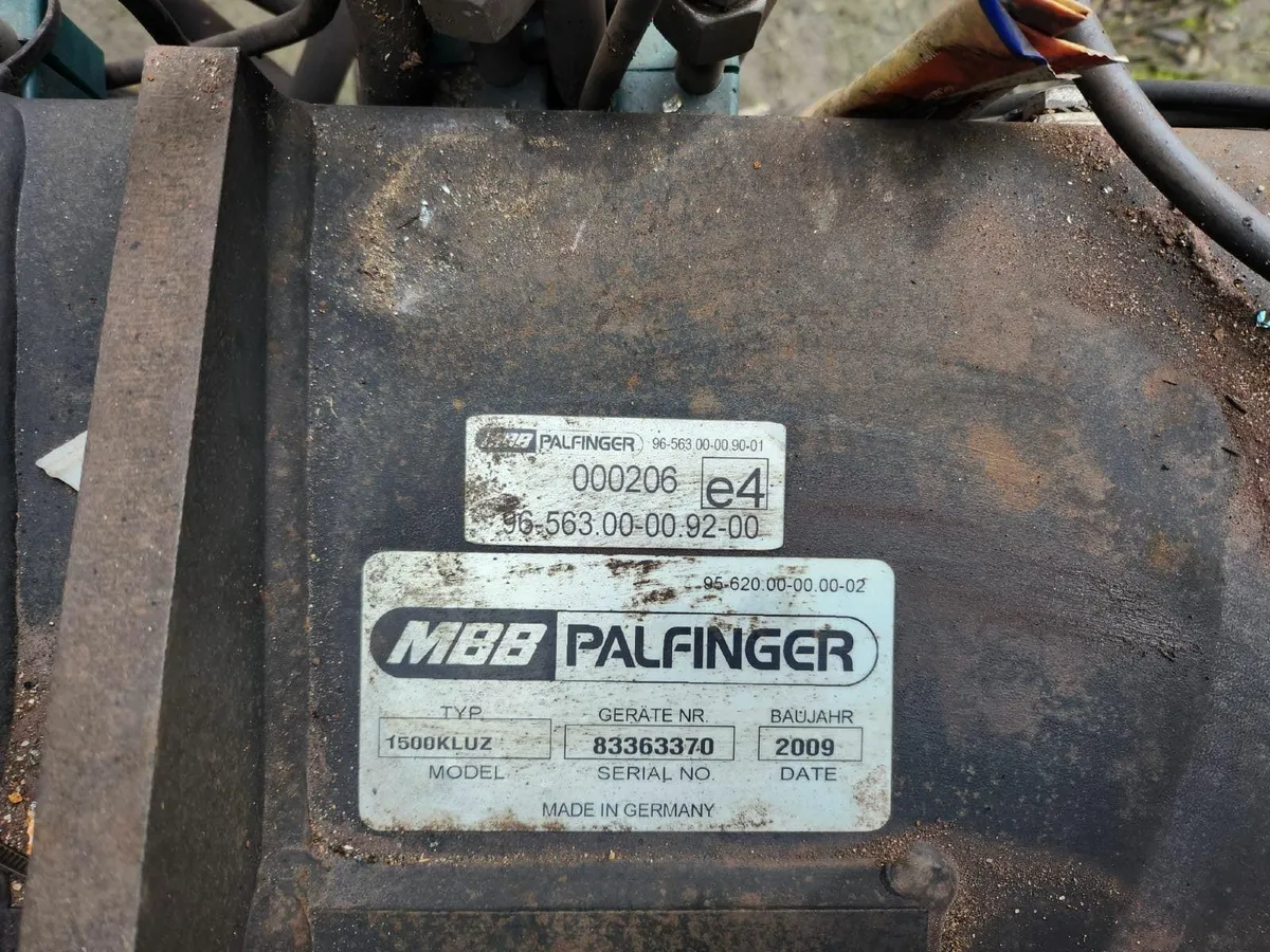 Palfinger tuck-away tail-lift - Image 2