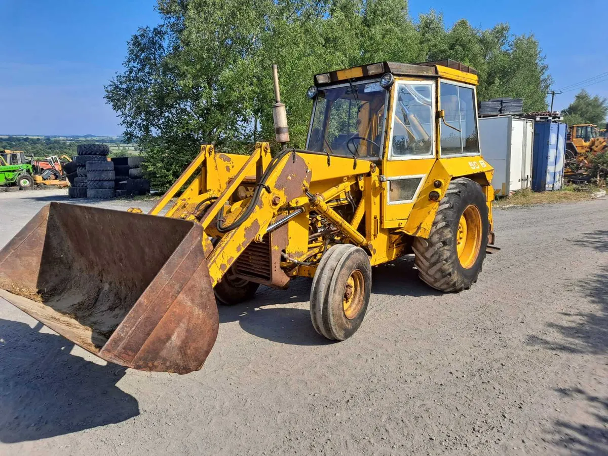 Mf 50 b digger loader - Image 1