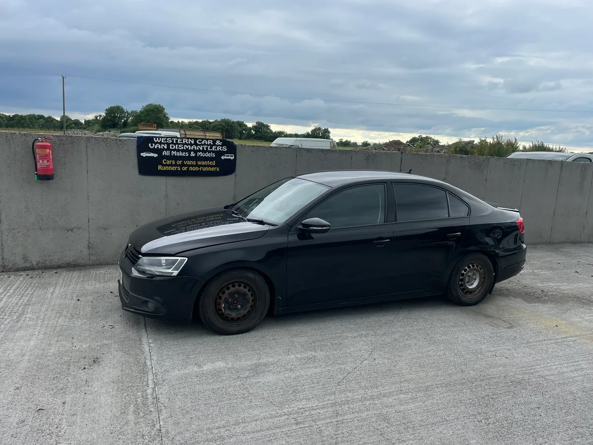 2012 vw Jetta 1.6 tdi for dismantling