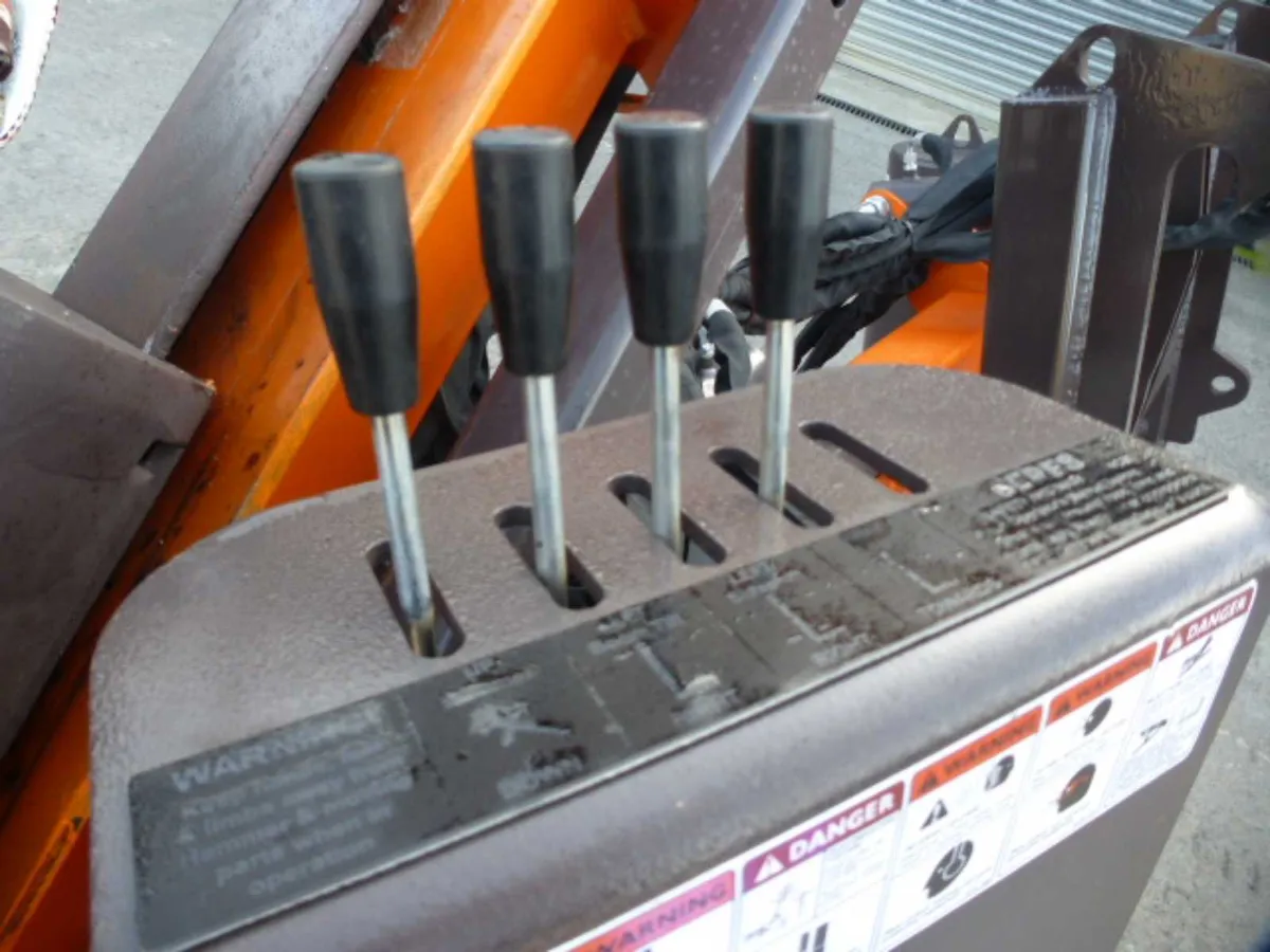 Shopsoiled CeresTractor & Telehandler Post Driver - Image 4