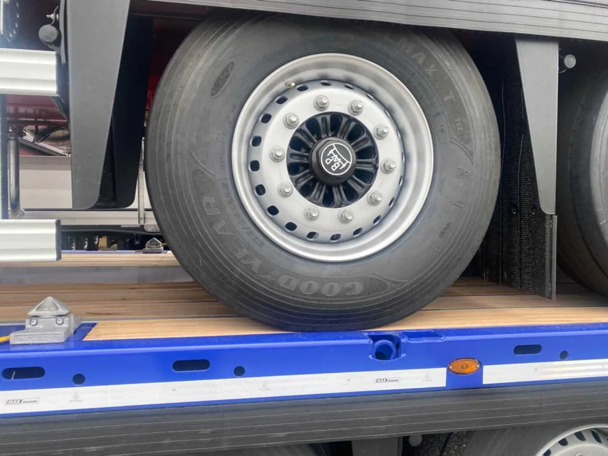 🎈FAYMONVILLE MAX FLAT 3 AXLE TRAILER IN STOCK🎈 - Image 4