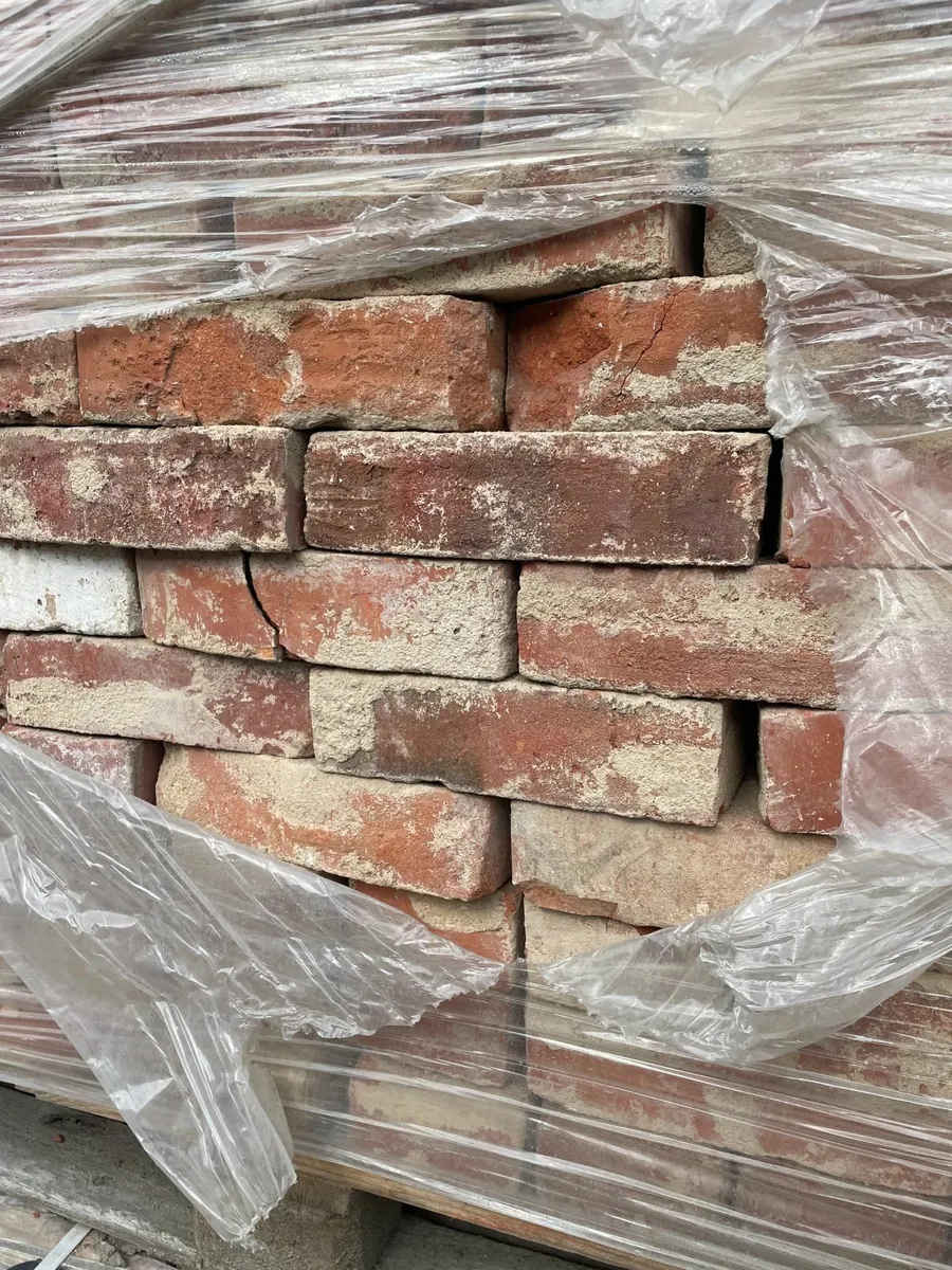 Salvaged red bricks - Image 2