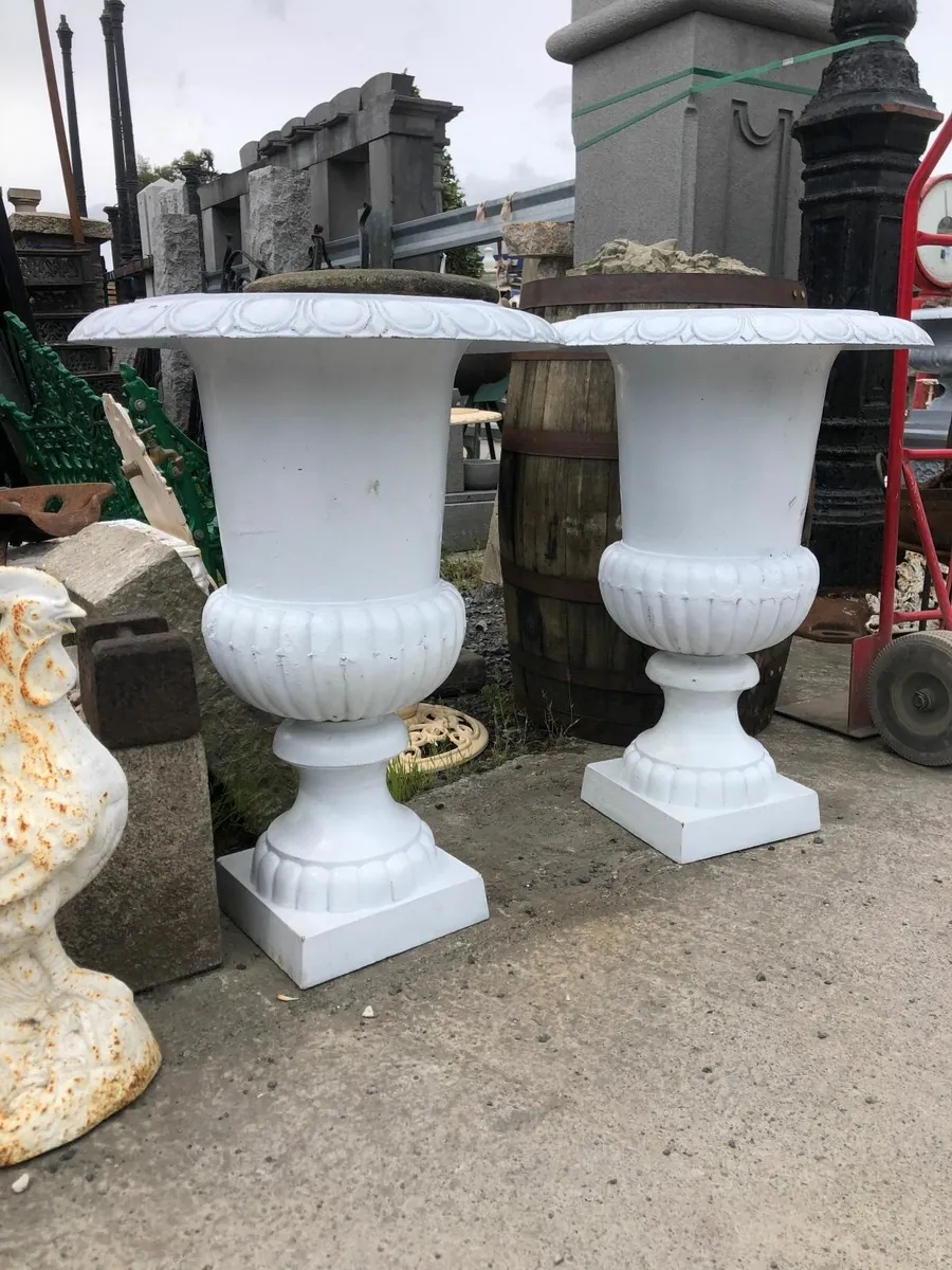 Cast iron garden pots - Image 1