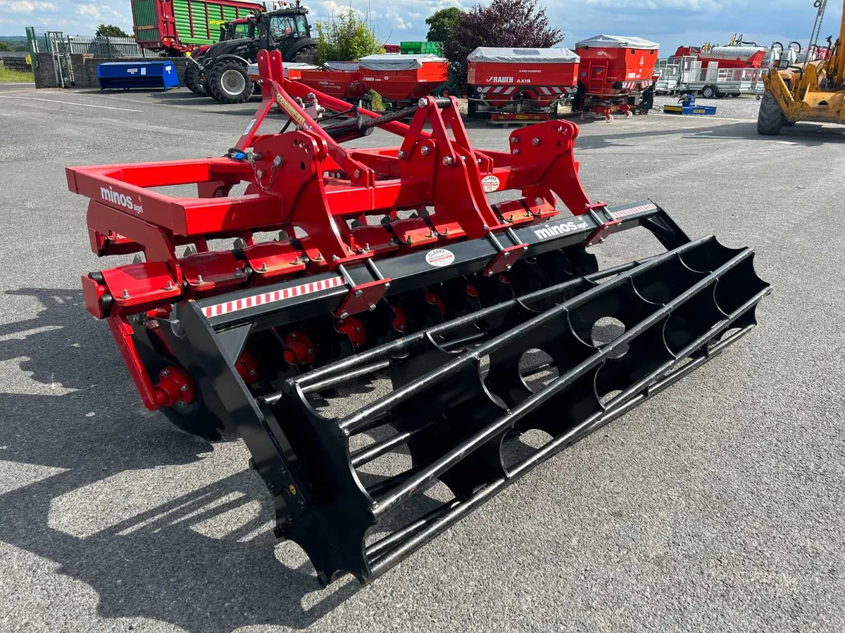 Minos 3m M Disc Harrow with Crumbler - Image 2