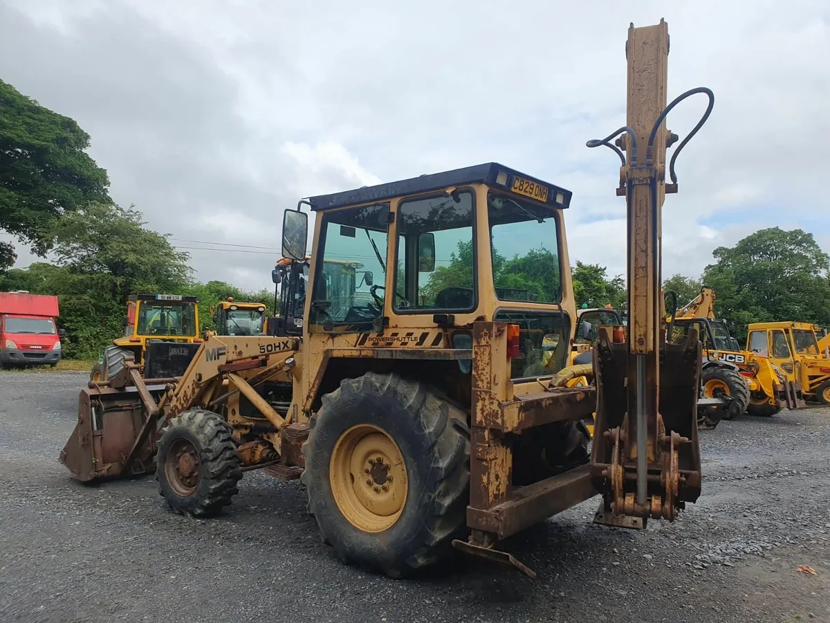 Mf 50 Hx digger loader - Image 3