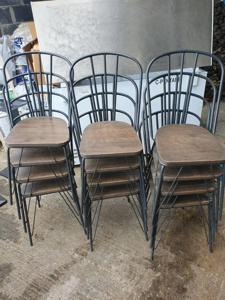 Koldbox stand up cooler & indoor tables & chairs - Image 2