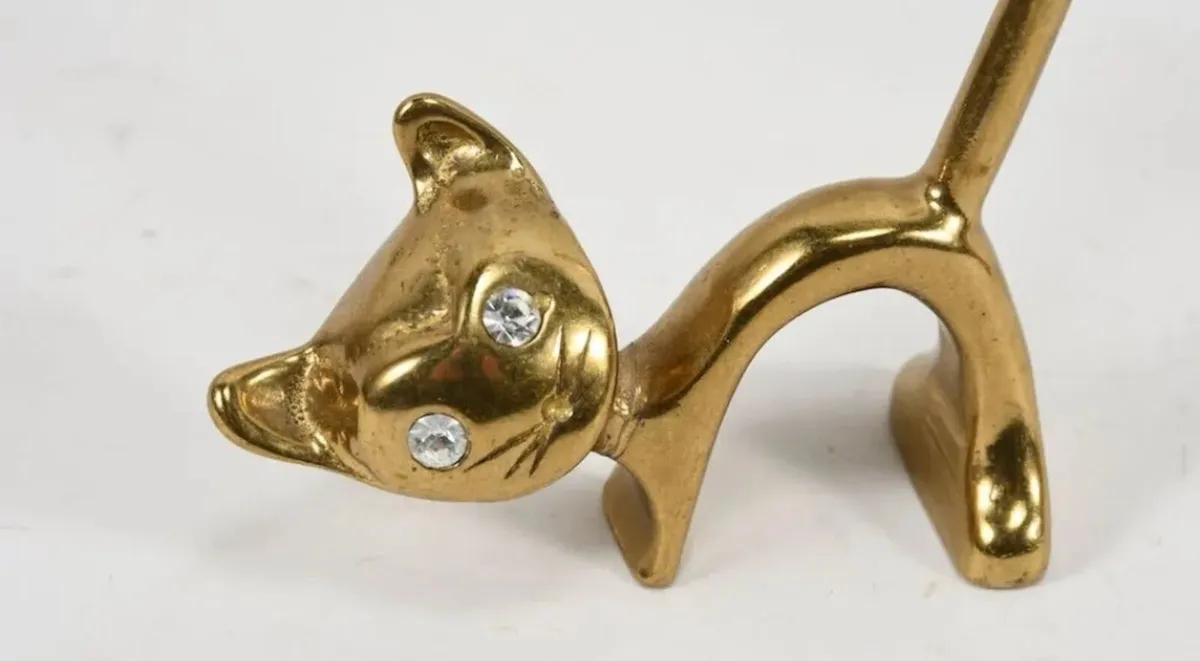 6 old Italian brass cats with Zirconia eyes - Image 3
