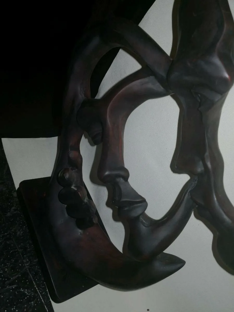 Large and heavy abstract sculpture - Image 2