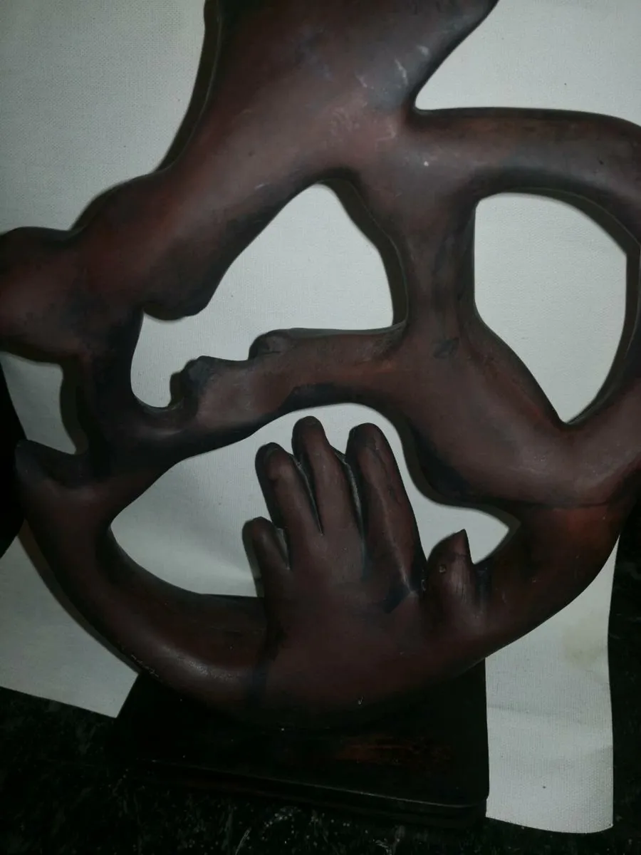 Large and heavy abstract sculpture - Image 3
