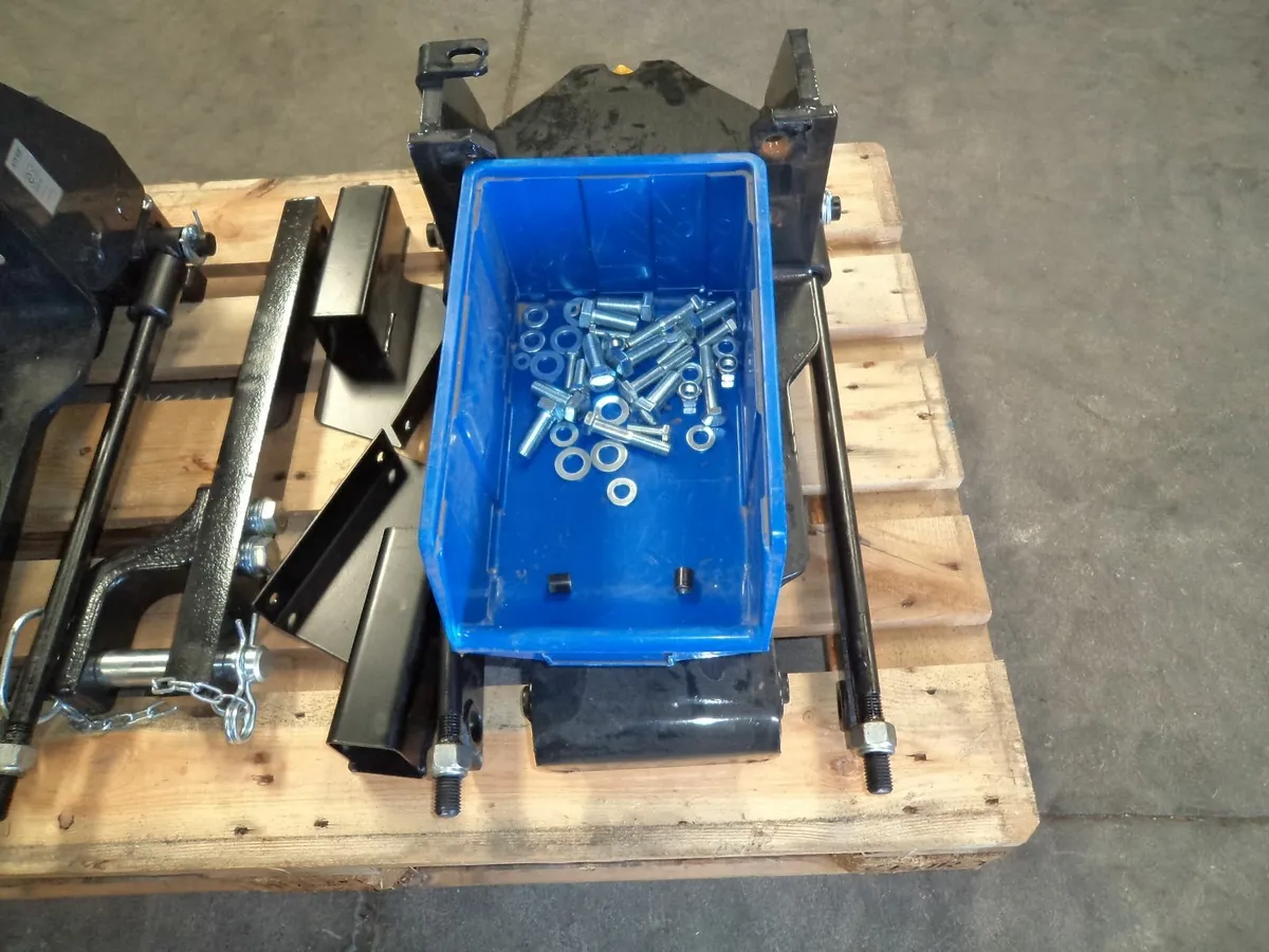 2 X Hitches - Image 4