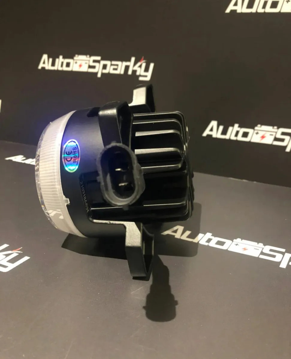 LED Bonnet / Cab Work Light Massey / Claas / Fendt - Image 3