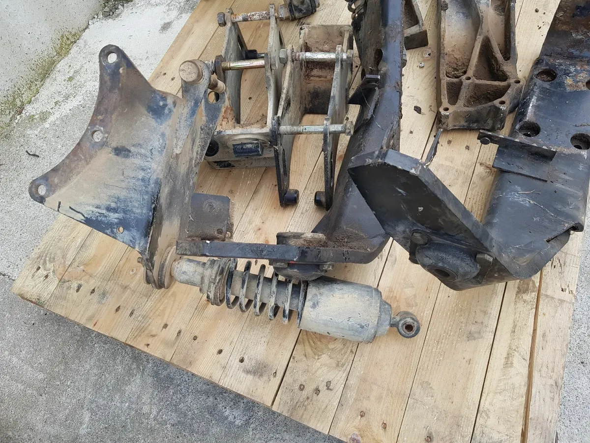 NH TM ,60, Fiat M , MXM Series Cab Suspension Kit - Image 4