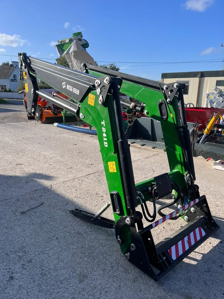 Metal Fach Front Loaders - Image 1