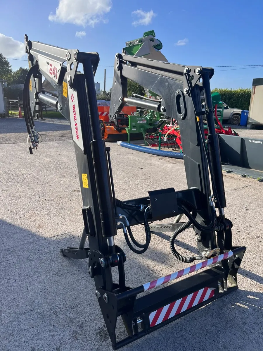 Metal Fach Front Loaders - Image 1