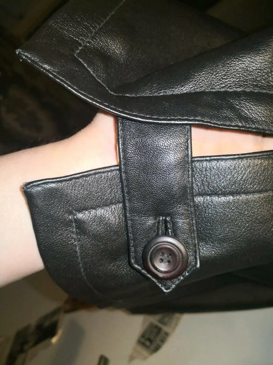 Real leather jacket with detachable fur collar - Image 3