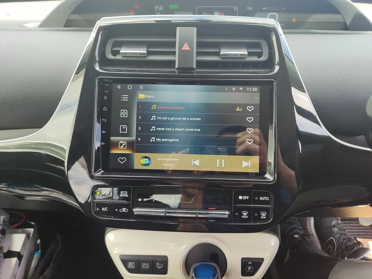 TOYOTA PRIUS ANDROID AUTO CARPLAY RADIO - Image 3