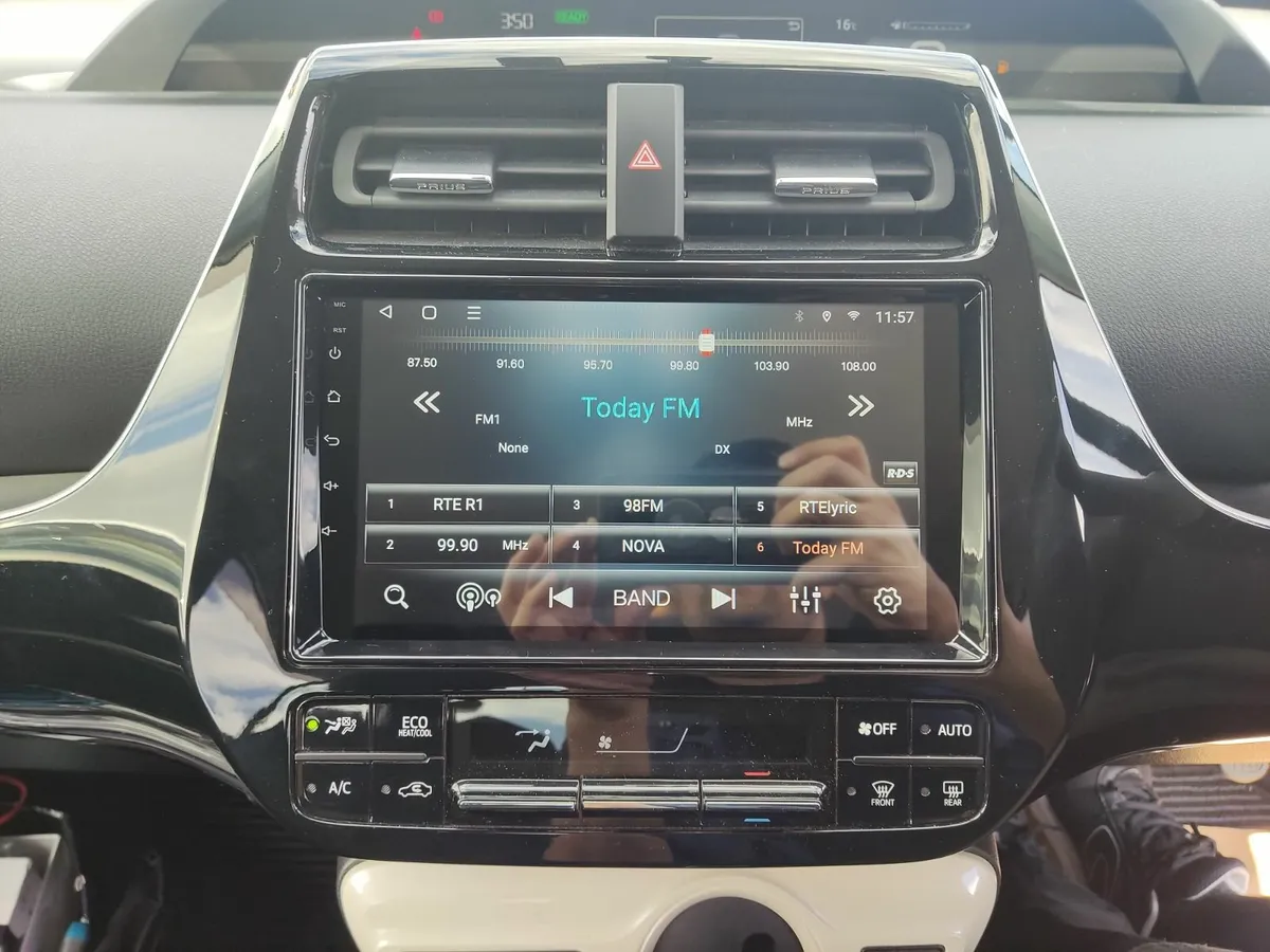 TOYOTA PRIUS ANDROID AUTO CARPLAY RADIO - Image 2