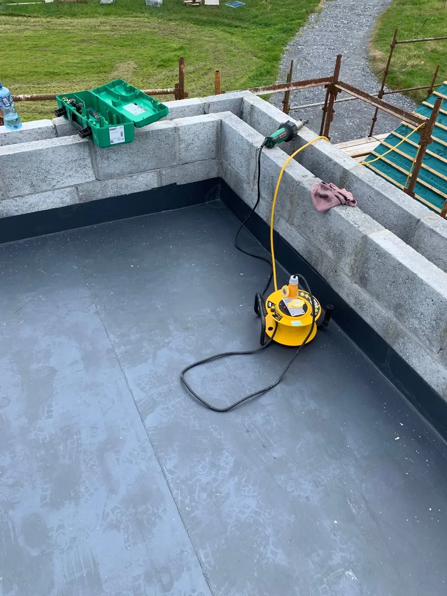 Flat roofer - Image 4