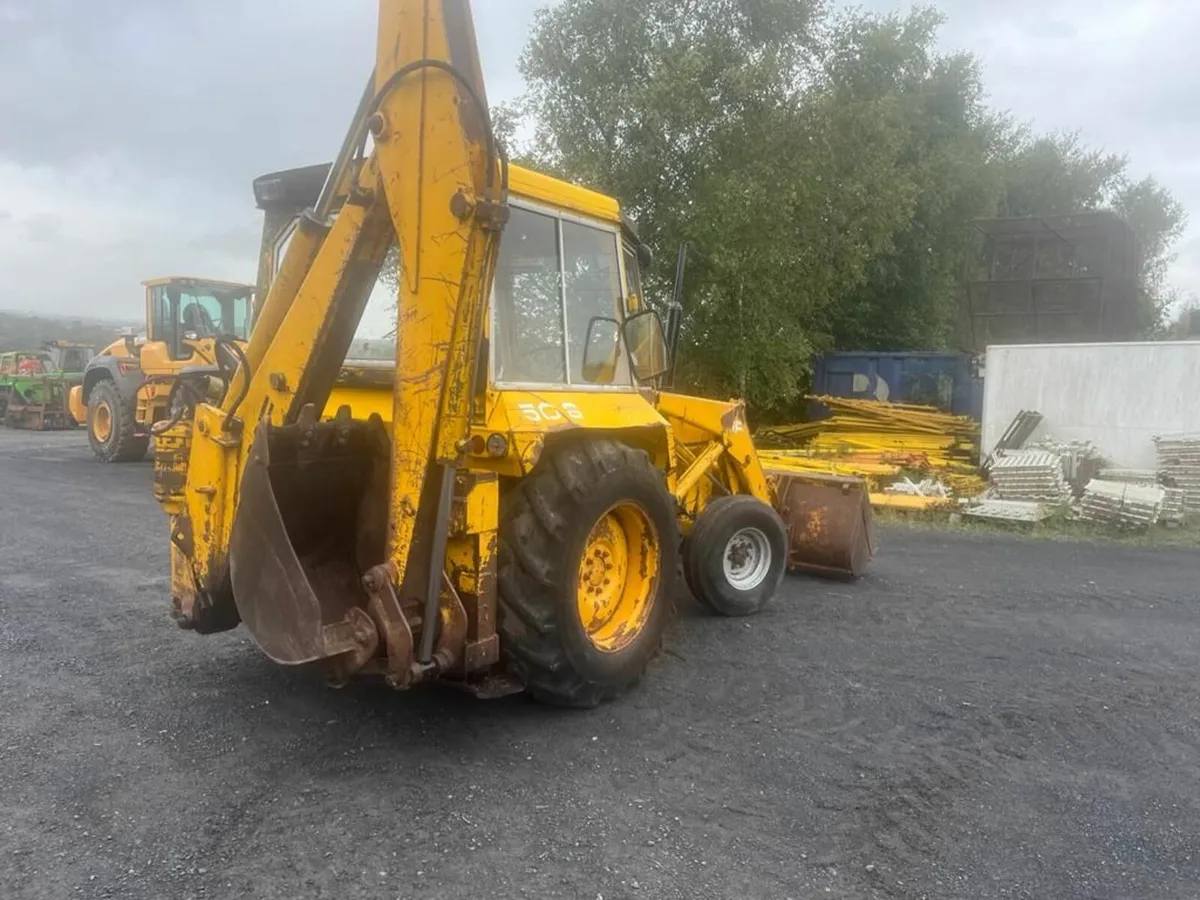 Mf 50b digger loader - Image 3