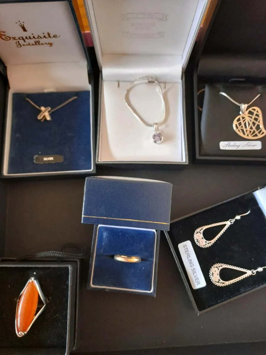 Mix of jewellery - Image 3