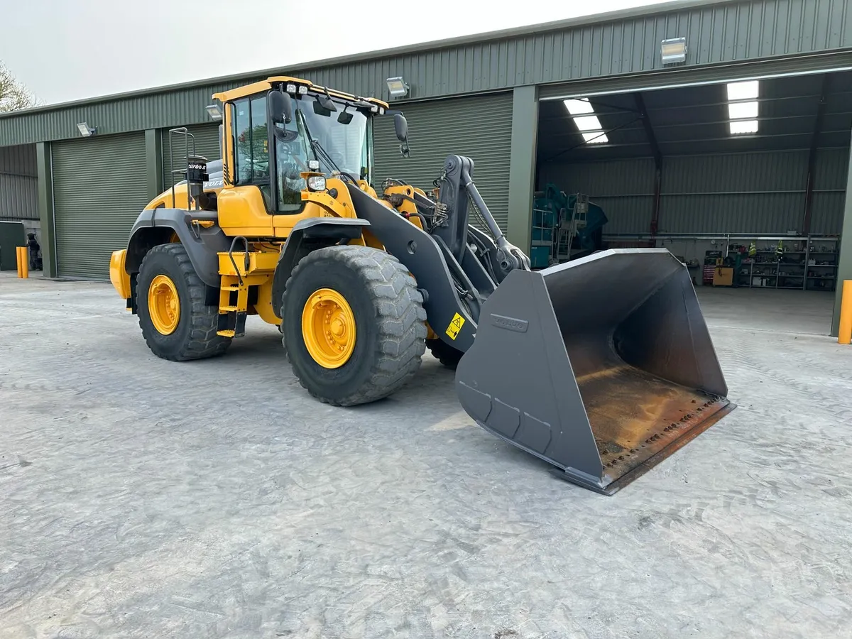 VOLVO L120H - Image 1