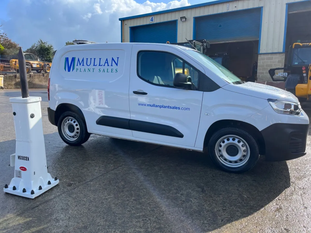 New Komac KN300SN Breaker (5 Ton) - MULLANS - Image 1