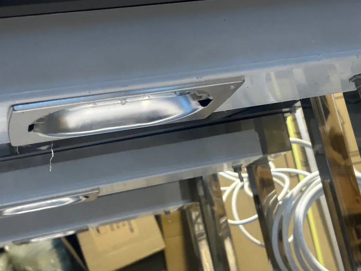 New gantry hot / hot pass halogen light 💡 - Image 2