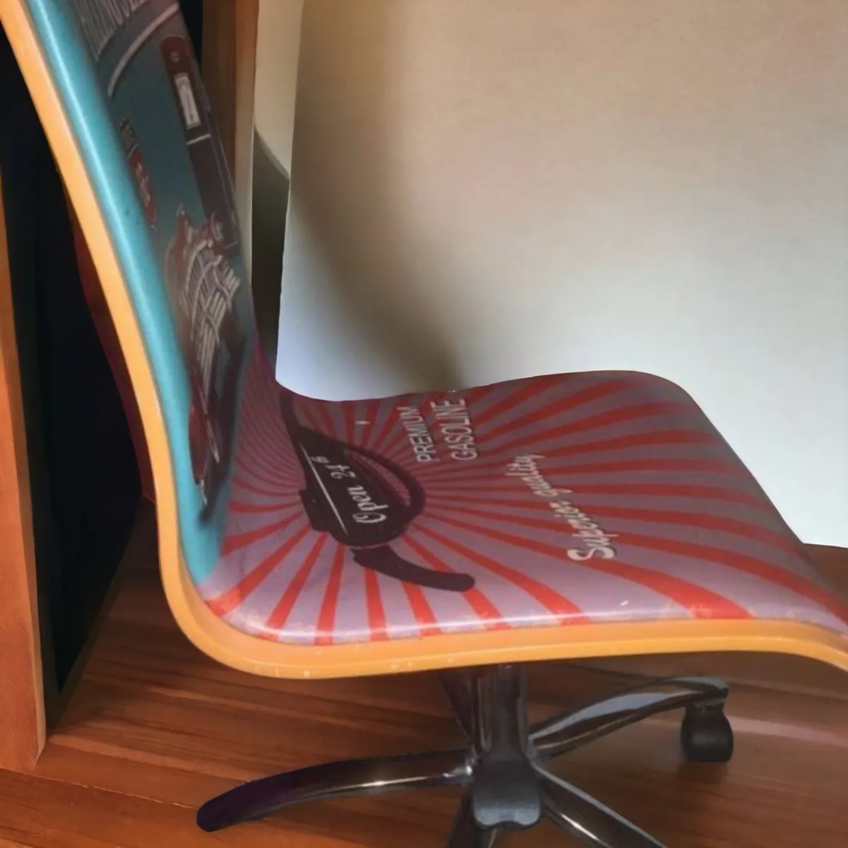 Unique retro chair - Image 4