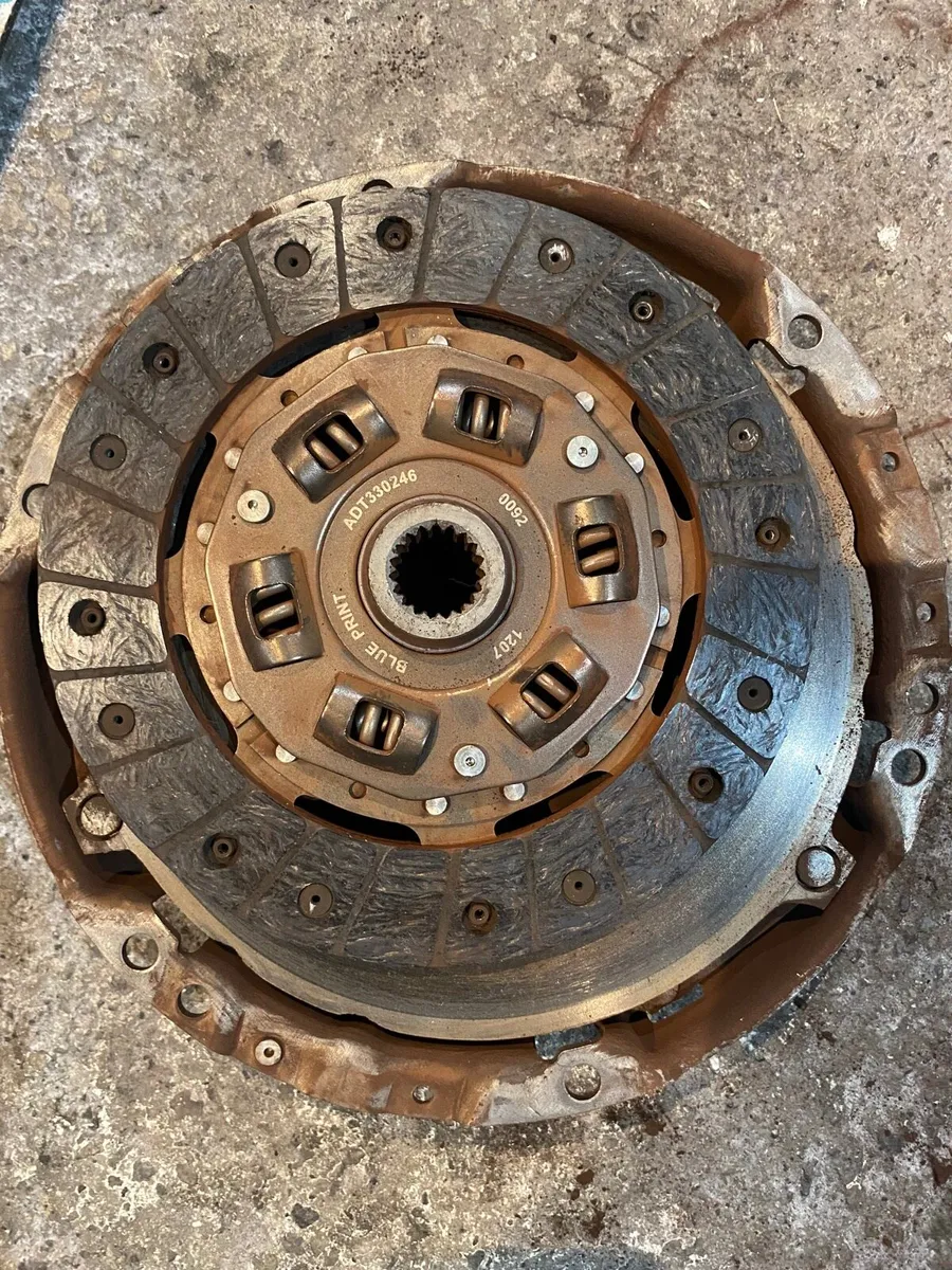 Clutch replacement and car service - Image 1