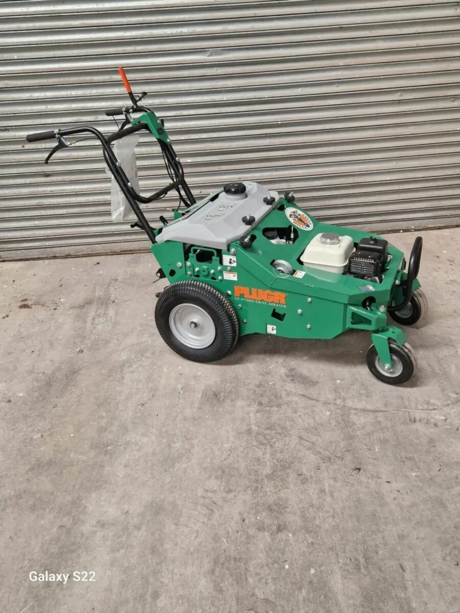 Billygoat Aerator PLUGR®25 Hydro Drive - Image 1